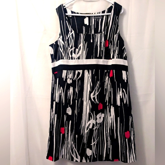 Black & White & Red Sheath Dress - Additional Elle - Picture 1 of 8